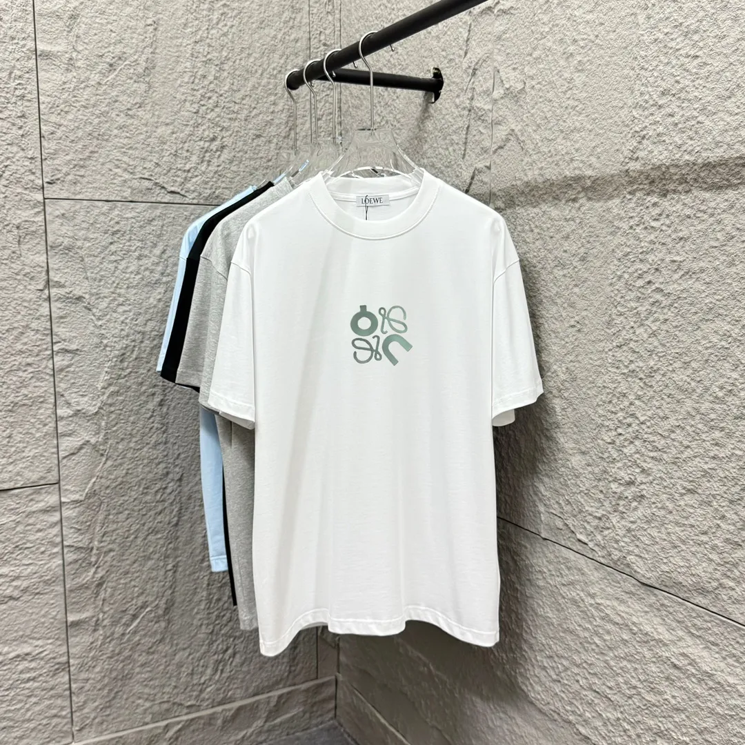 Loew* * 2025 Classic Silver logo T Same Style ：Black White Light Pink Size： S （90-130 ） M （120-150 ） L （140-165 ） XL （160-180 ） XXL （180-210 ）